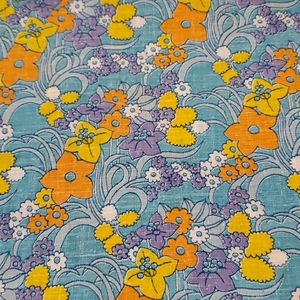 2 3/4 yards of 45 inch wide vintage fabric